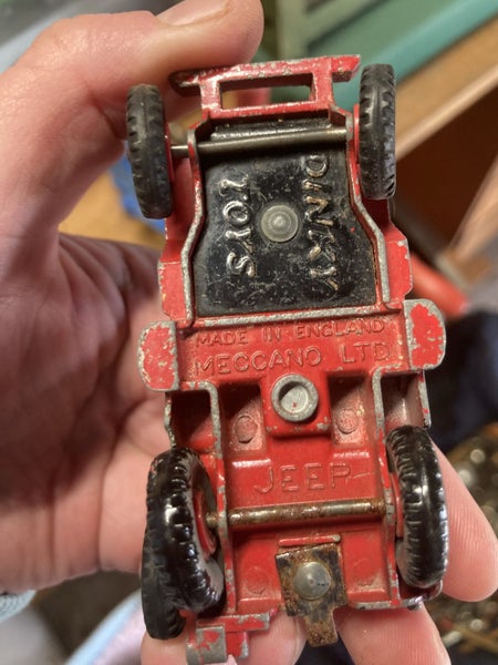 Dinky Toys No. 25Y or No. 405 Universal Jeep. Carousel 3