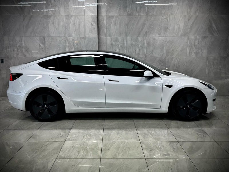 2022 Tesla Model 3 Standard Range Plus, NZ New64287910384386112