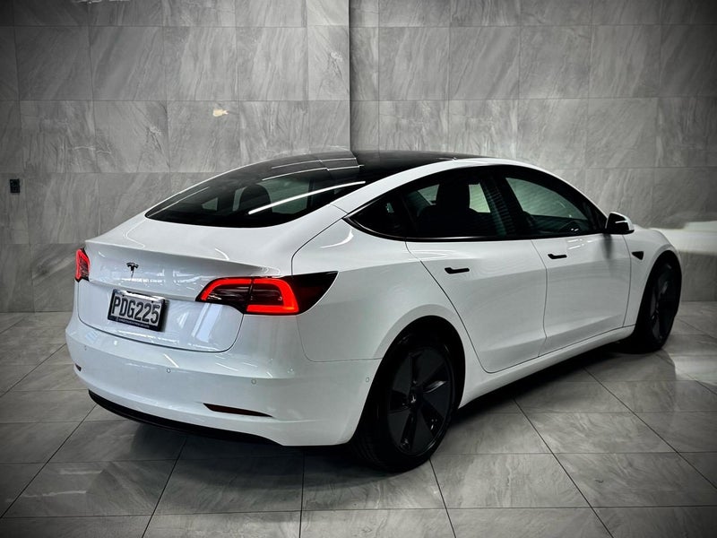 2022 Tesla Model 3 Standard Range Plus, NZ New64287910384386114