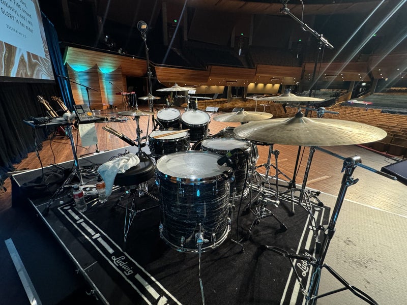 Ludwig Custom Maple Classic Shells with Hardcases64288123703937111