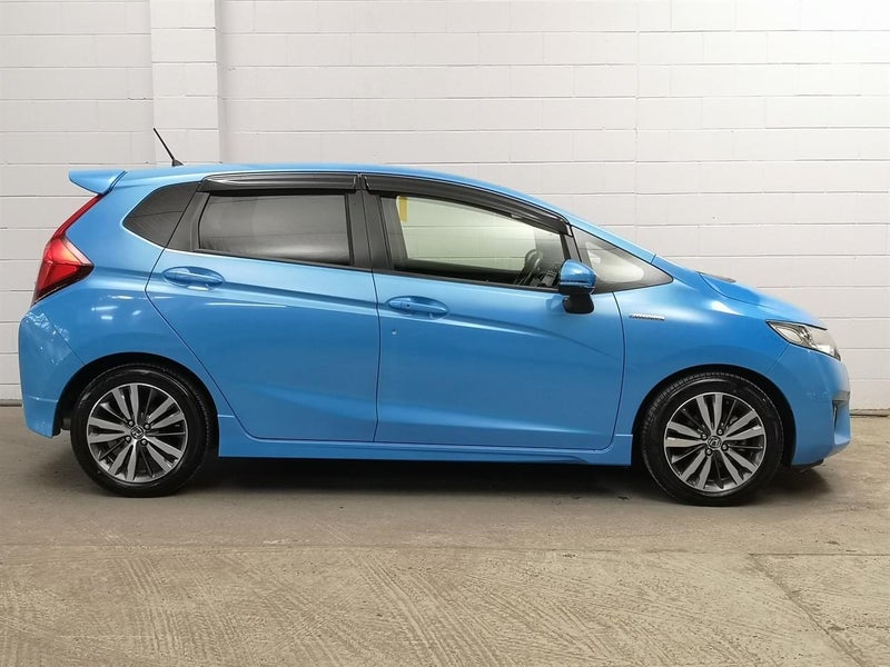 2014 Honda Fit 1.5L Hybird, Super low km as new...64287910536065112