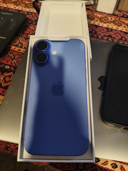 I phone 1664288141280898111