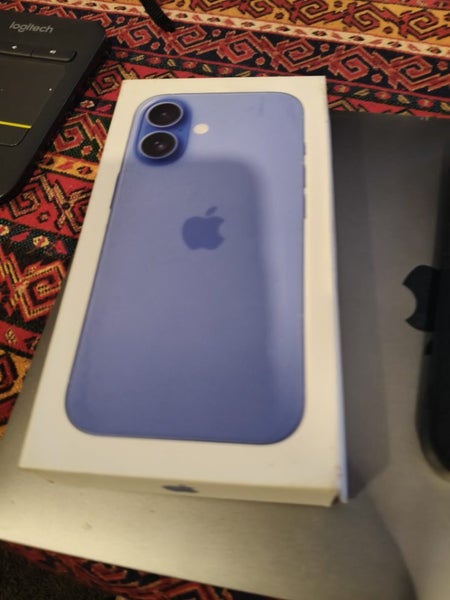 I phone 1664288141280898110