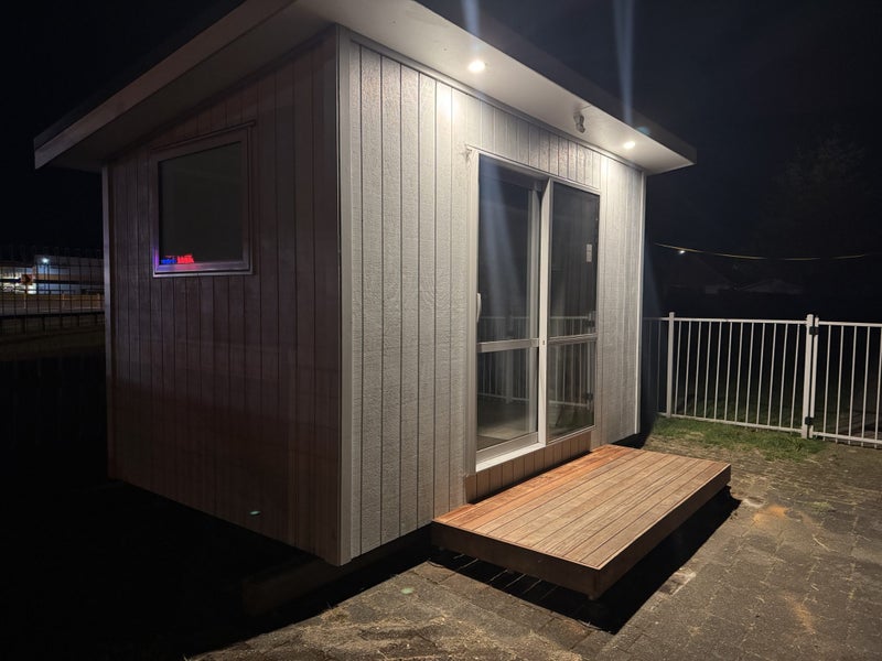 Portable Cabin 4m x 2.4m Double Glazed Carousel 2