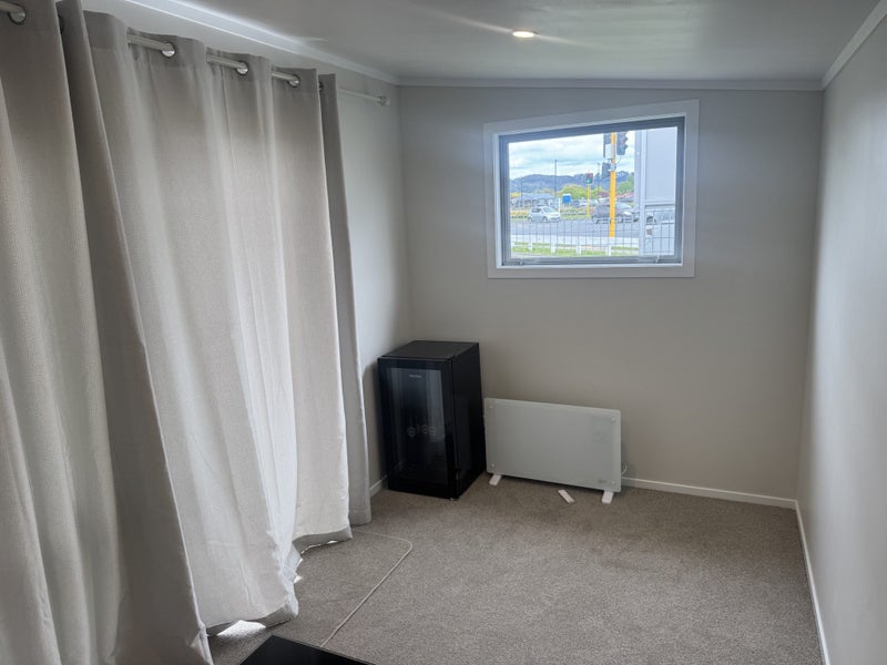 Portable Cabin 4m x 2.4m Double Glazed Carousel 8