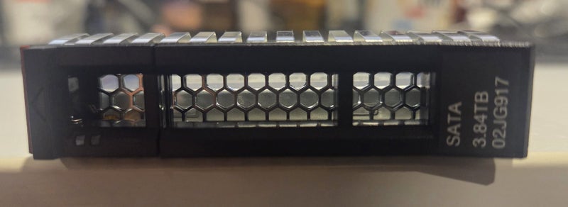 Lenovo ThinkSystem SSD - SATA Carousel 2