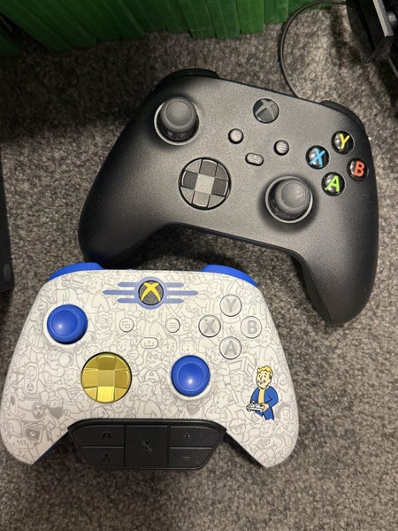 Xbox Series X 1TB with Extra Games Carousel 3