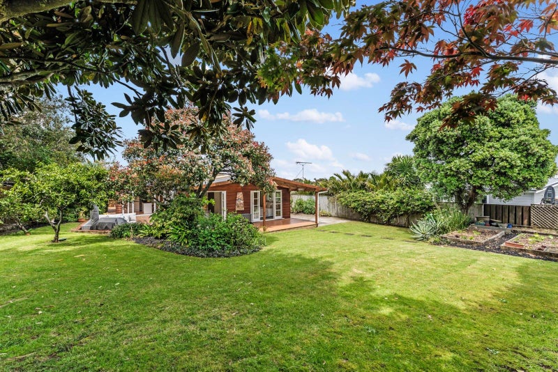 A Warm, Welcoming Winner!64289730320643111