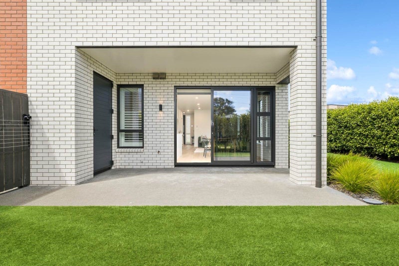 Step Onto The Property Ladder64289730359555111