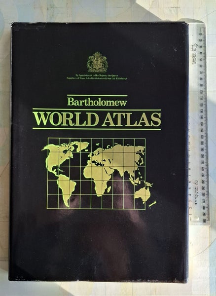 Bartholomew World Atlas.1983 reprint. Large format. Dust jacket. Carousel 1