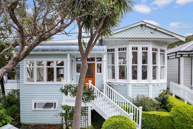 Ultimate Family Home + Studio64292662953346111