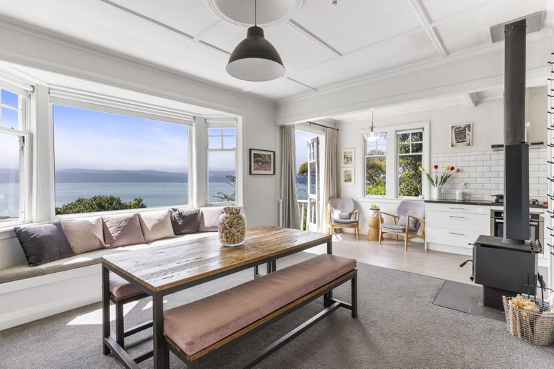 Modernised Character Home with Spectacular Views64292662985985114