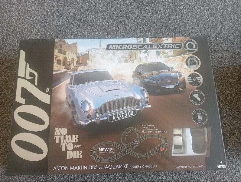 Black Friday $140 -James bond no time to die micro scalextric Carousel 1