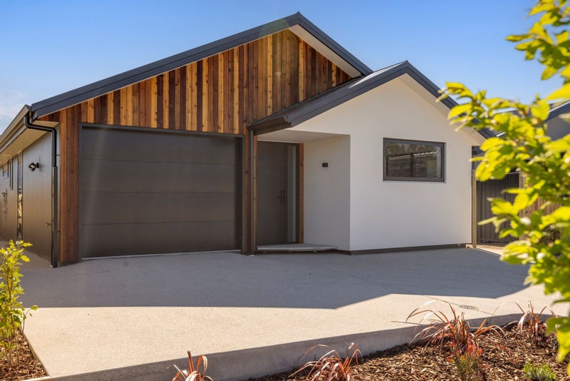 Stylish, Smart and Ready to Go64293474980611110