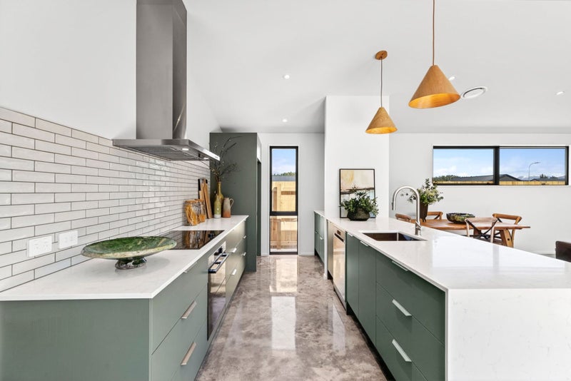 Stylish, Smart and Ready to Go64293474980611112