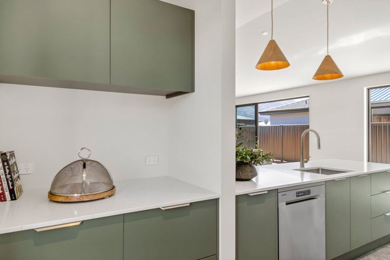 Stylish, Smart and Ready to Go64293474980611113