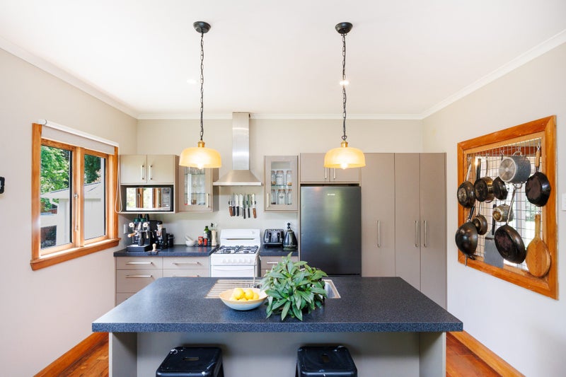 CELEBRATE XMAS HERE - 1,518m2 HUGE SECTION!64371096122625114