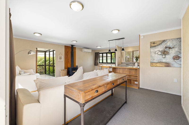 Calm, Connected & Effortlessly Easy64293772384643114