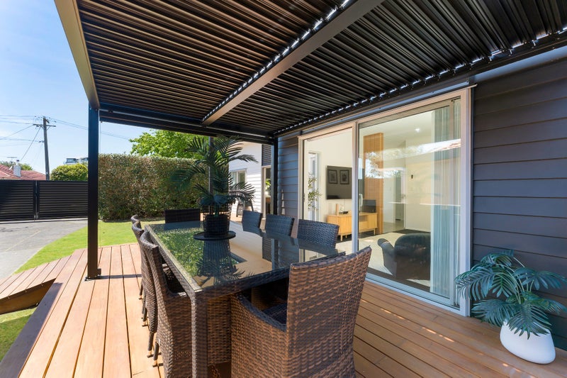 Freehold, Space & Convenience - A MUST SELL!64313037989633114