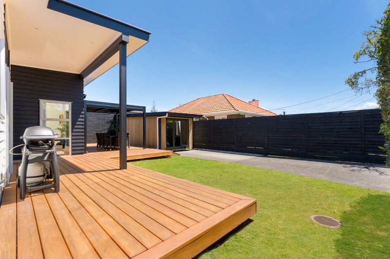 Freehold, Space & Convenience - A MUST SELL!64313037989633113