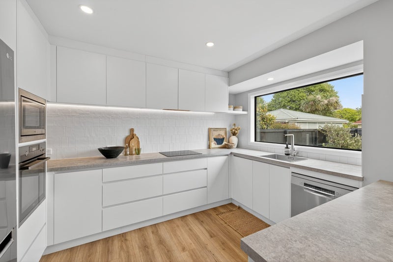 Burnside in Balance - Space, Style and Schooling64293883972737111