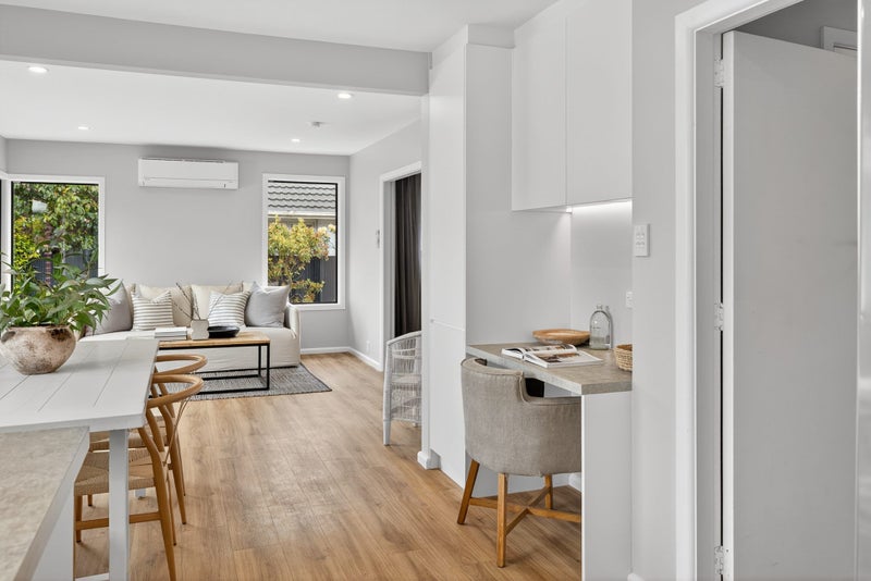 Burnside in Balance - Space, Style and Schooling64293883972737112