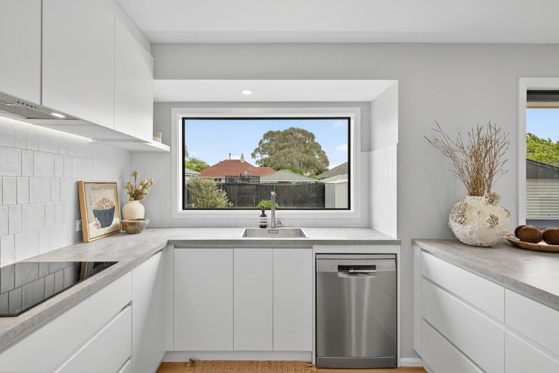 Burnside in Balance - Space, Style and Schooling64293883972737113