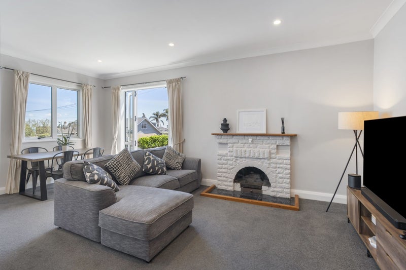 Alfresco Apartment Living - Grammar Zones64293883958530113