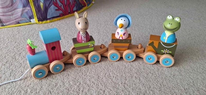 Peter Rabbit Puzzle Train pull along Carousel 1