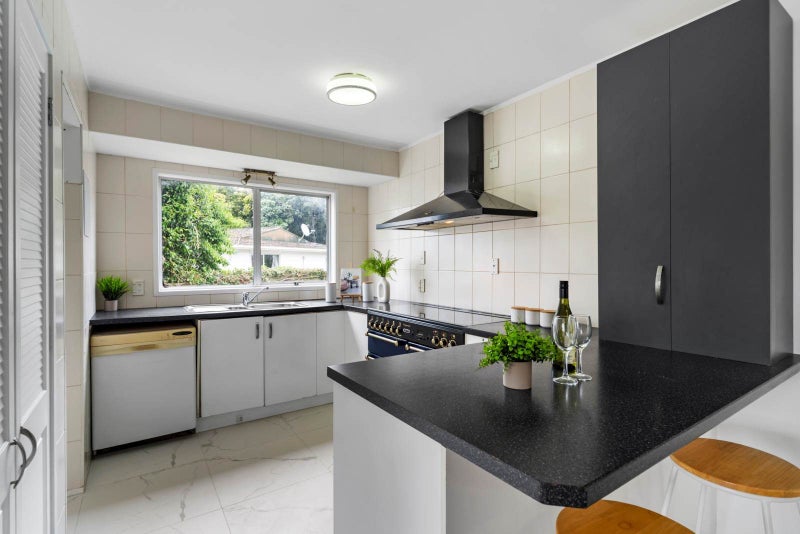 Fresh, Spacious & Full of Potential64293983417091114