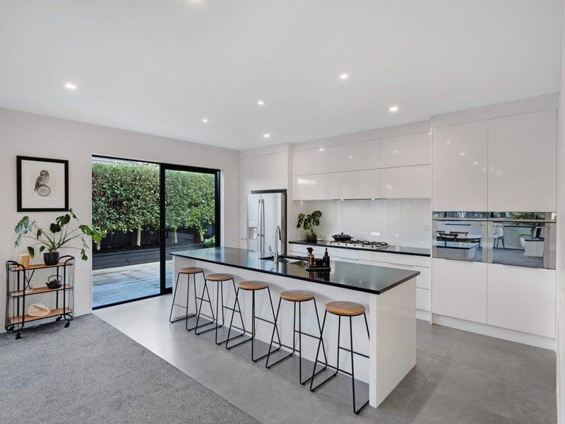 Style with finesse! First in, best dressed!64294281078787112