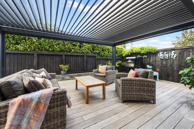 Standalone House with Double Garaging64294677667585111