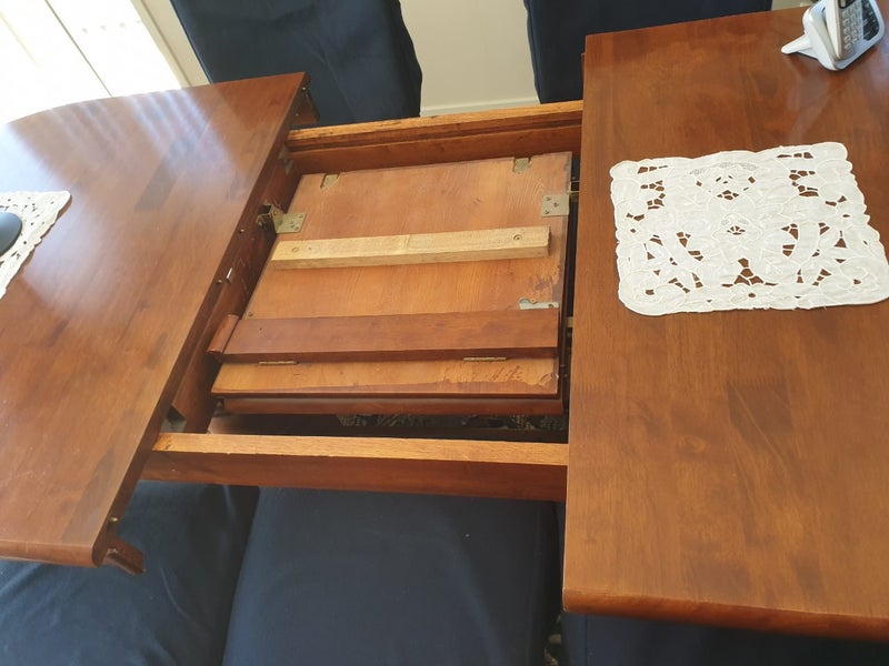 Solid wood 8 seater extendable dining suite64294839192707114