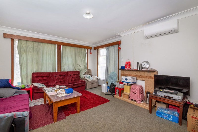 Sunny 1950s Classic on a Flat 809m² Section64294790177409113