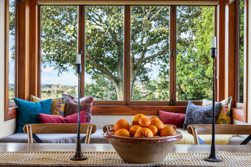 Estuary Calm. Karaka Charm. Owners ready to move!64294889082497112