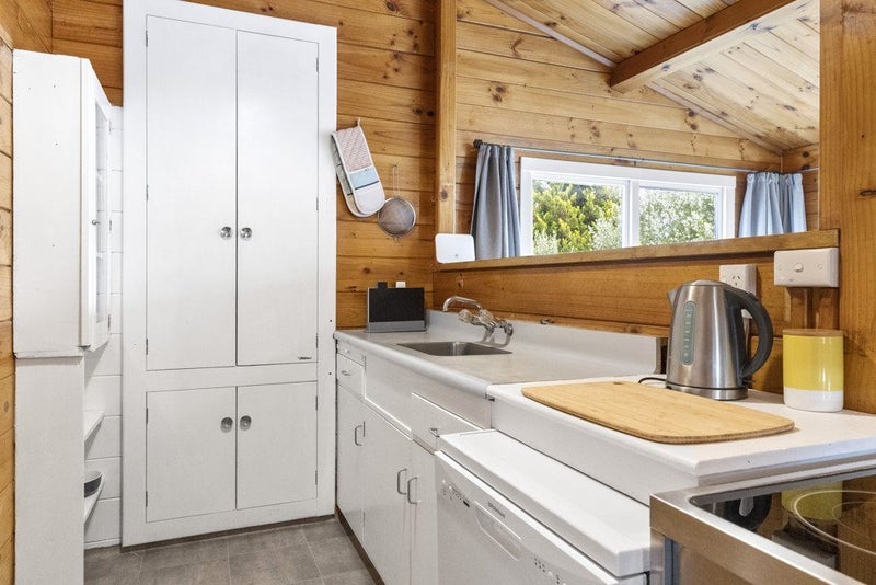 CHARMING LOCKWOOD IN PRIME LOCATION64294988291075113