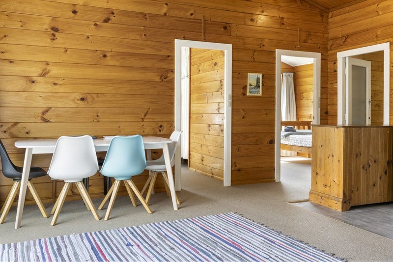 CHARMING LOCKWOOD IN PRIME LOCATION64294988291075114