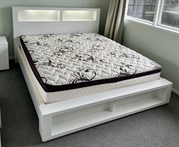 Californian King 5 Piece Bedroom Suite Carousel 1