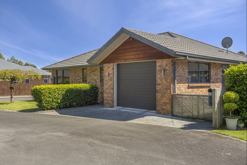 Low maintenance and seriously selling!64295087124226111