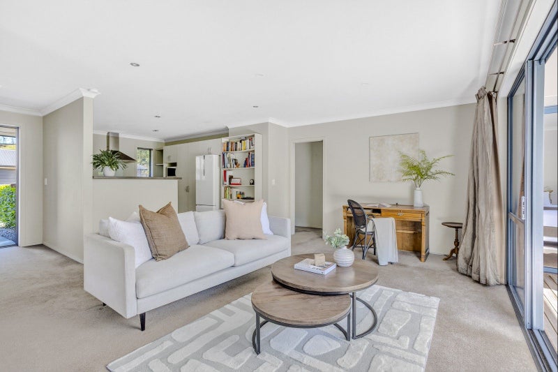 Low maintenance and seriously selling!64295087124226112