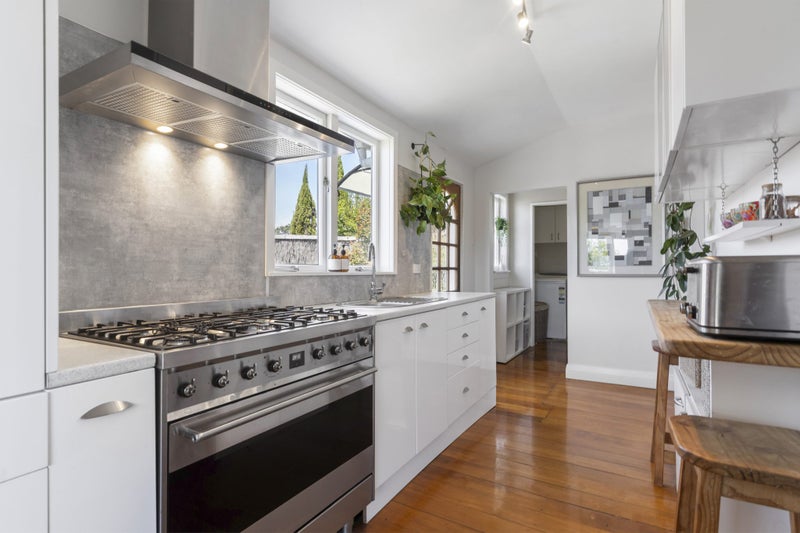 Move In Before Christmas!64295087199363113