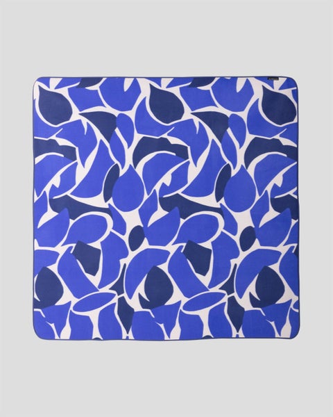 Kathmandu Roamer Picnic Rug - Medium Carousel 2