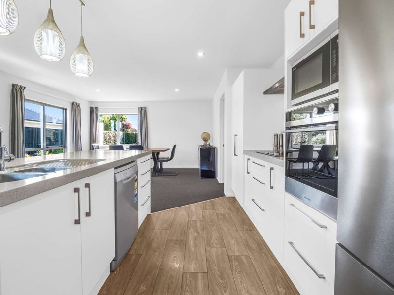 A balanced home that ticks all the right boxes64295286894593113