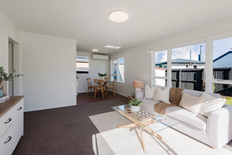 Sleek, Stylish & Ready to Move In!64295398828163114