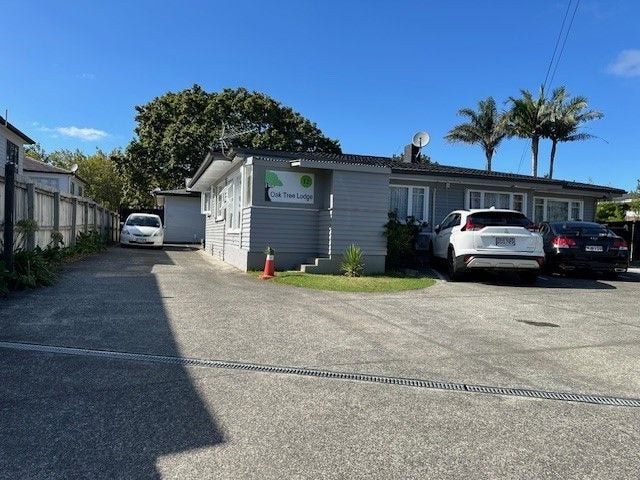 Mangere East, 6+ bedrooms64295836398850110
