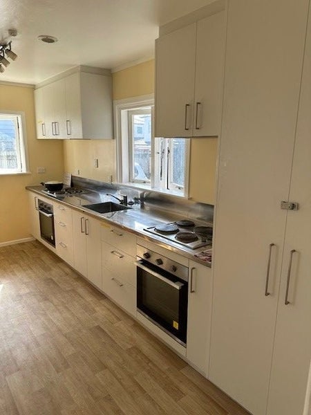 Mangere East, 6+ bedrooms64295836398850111