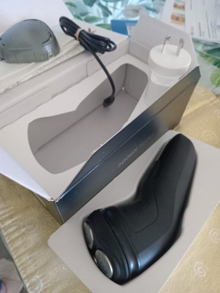 Brand new Mens Phillips shaver Carousel 3