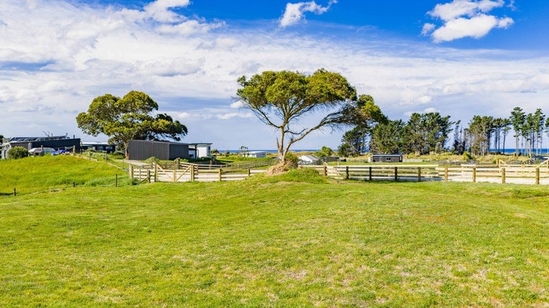 Secure Your Slice of Mahia Magic - LOT 1364295892403457114