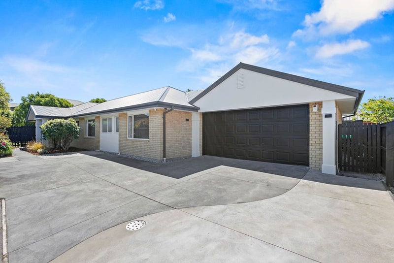 Vendors Heading North - This Must Be Sold!64295994646403113