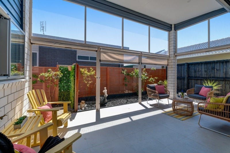 Single-Level Living – Walk to Beach64296194429185113